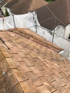 劣化したスペリアルNEO（世田谷区屋根葺き替え施工前）