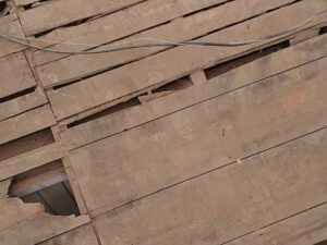 葺き替え劣化したバラ板