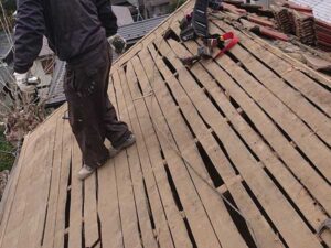 葺き替え劣化したバラ板