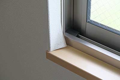 クロスの剥がれや浮き